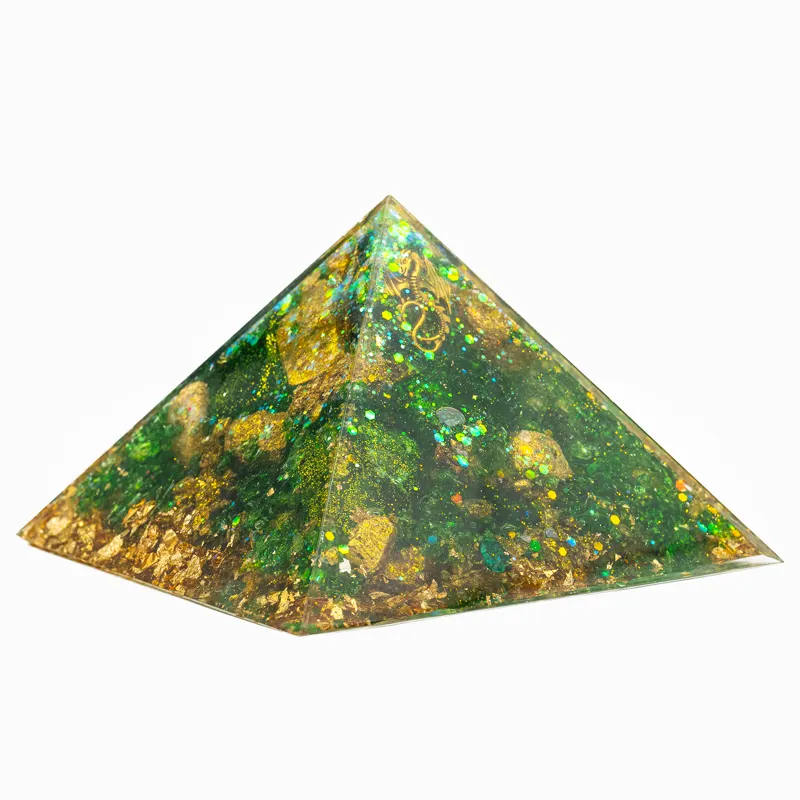 Pranacrystal® Harmony – green orgonite pyramid